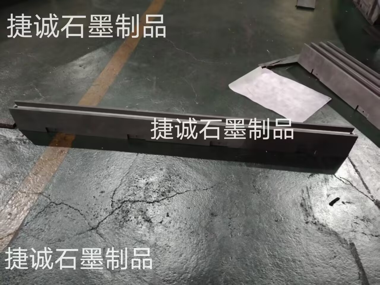 真空爐石墨橫梁，真空爐石墨件，真空爐石墨配件，真空爐石墨件，真空爐石墨件石墨橫梁，真空爐石墨配件石墨橫梁，真空爐石墨件加工，真空爐石墨件生產(chǎn)廠家